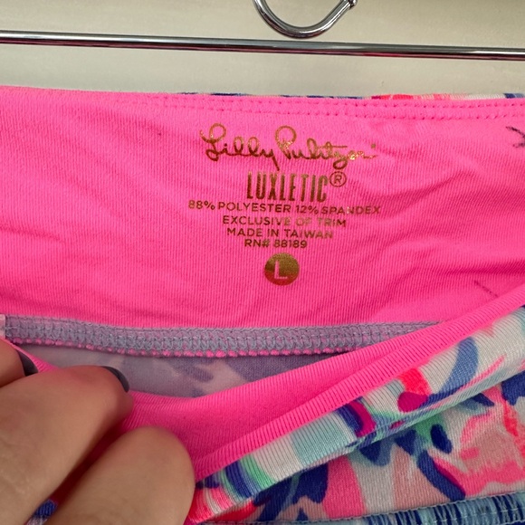 GUC LILLY PULITZER LUXLETIC CAPRI SIZE LARGE - Picture 4 of 4